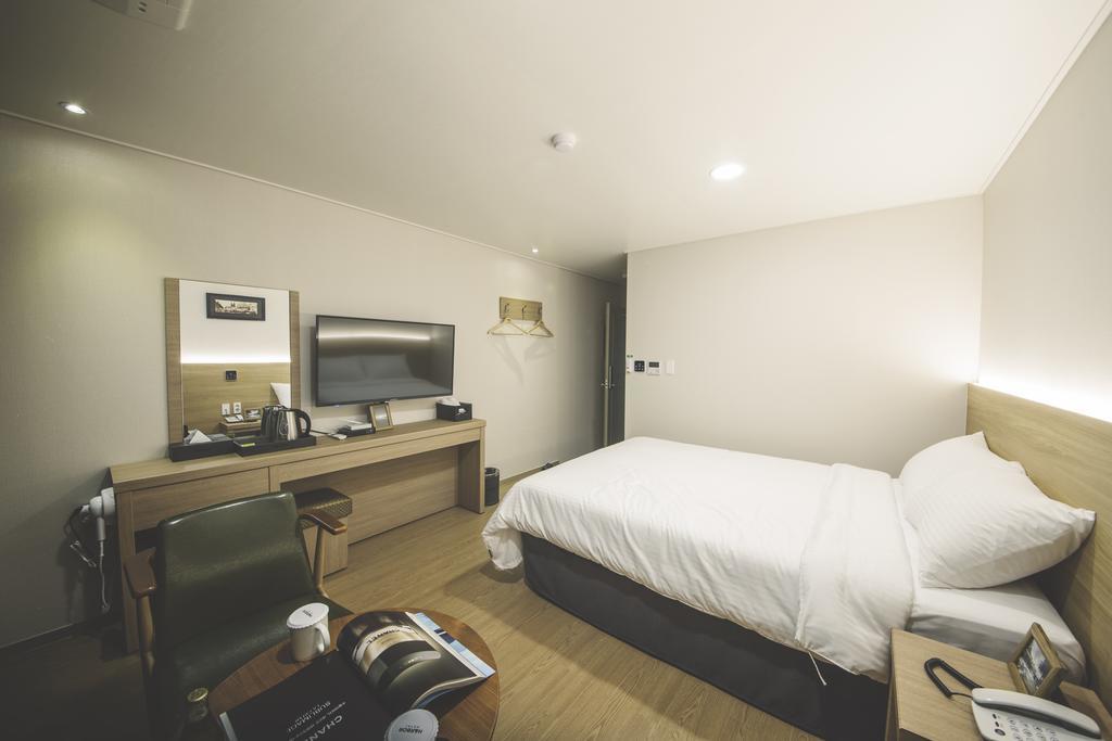 Harbor Hotel Jeju Esterno foto