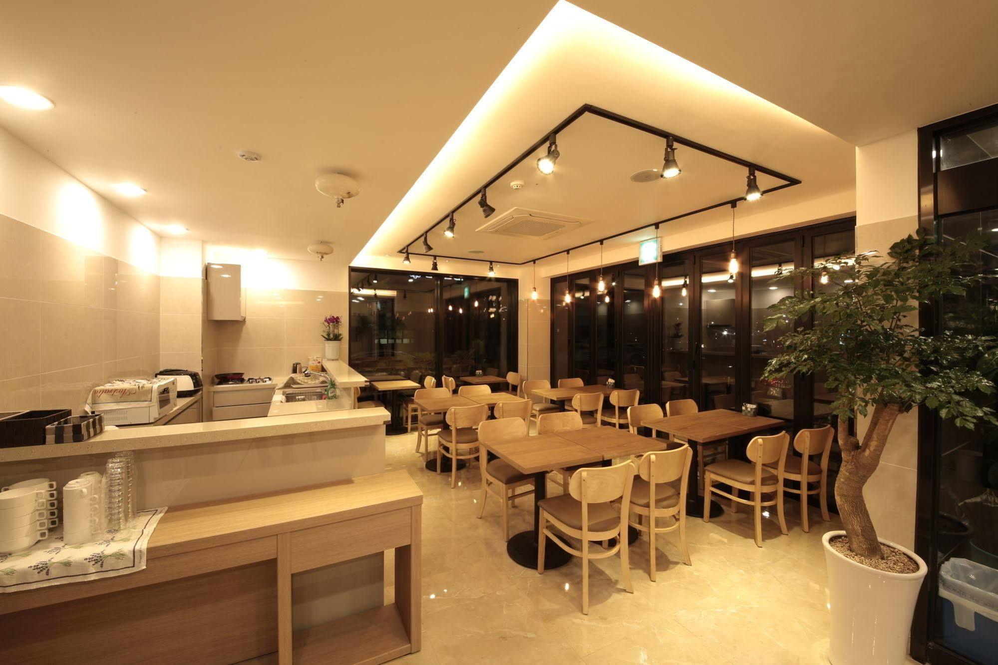 Harbor Hotel Jeju Esterno foto