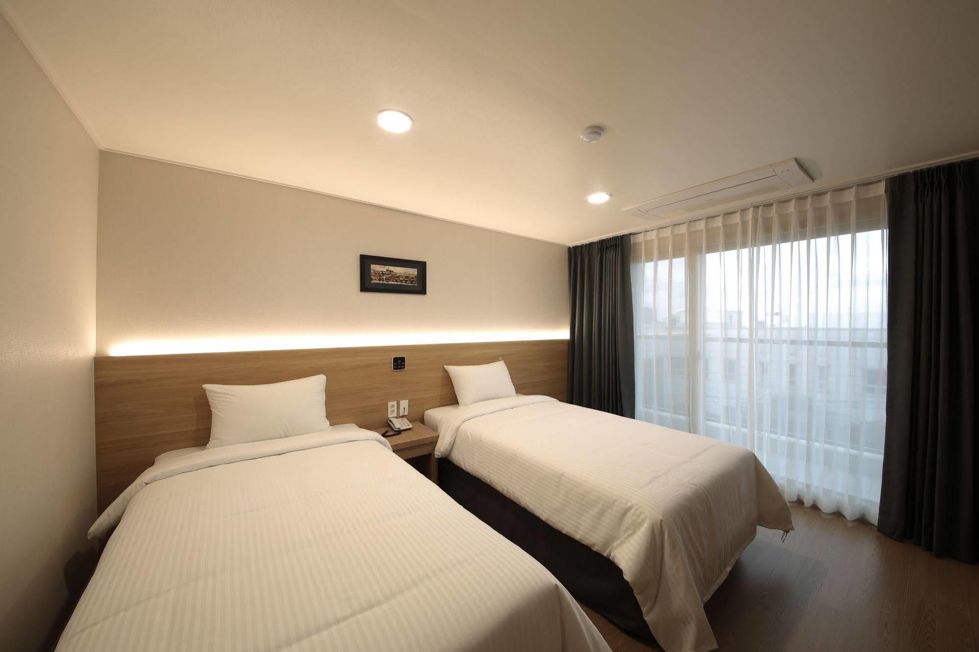 Harbor Hotel Jeju Esterno foto