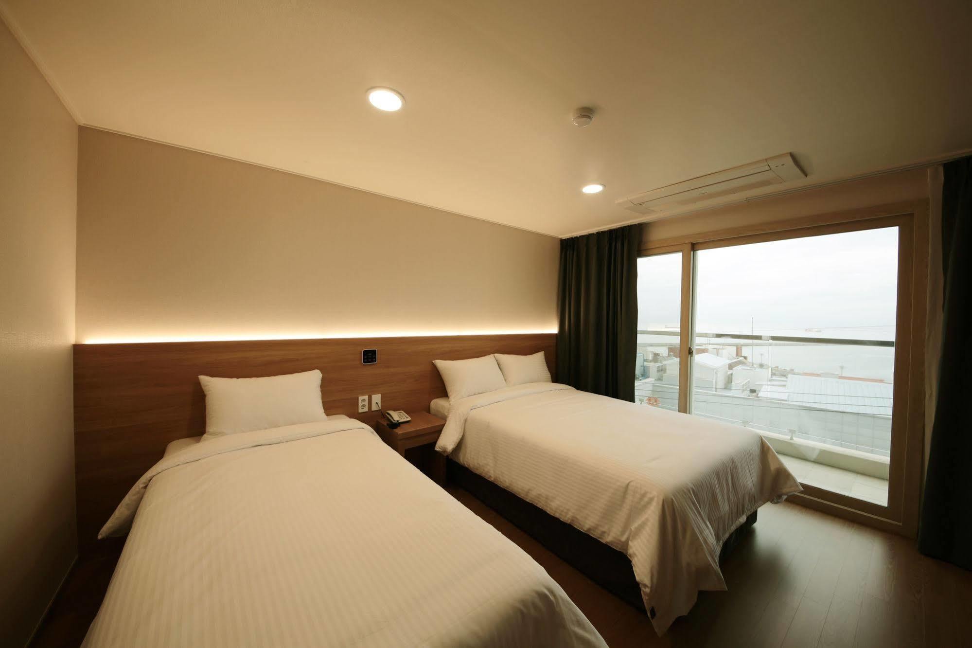 Harbor Hotel Jeju Esterno foto